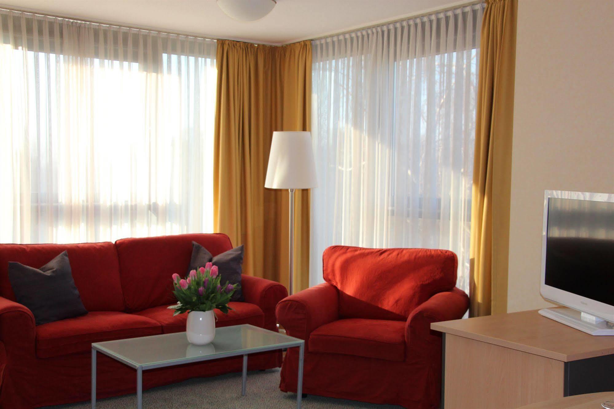קסטרופ-ראוקסל Eurostar Hotel מראה חיצוני תמונה